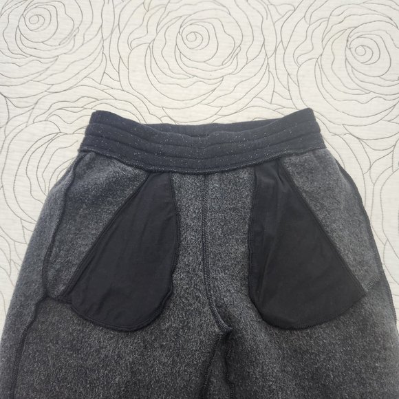 [XS] Black/White Speckled Under Armour Sweatpants - Picture 11 of 16